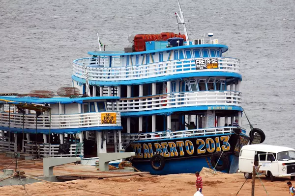 Amazonas-Schiff in Manaus, Brasilien