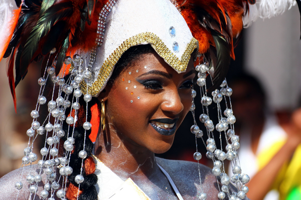 Die Tradition des Karnevals wurde ursprünglich von den Kolonialisten aus Europa auf die Überseeinseln gebracht, Guadeloupe