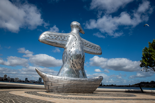 First Contact Statue auf dem Elizabeth Quay, Perth, Australien