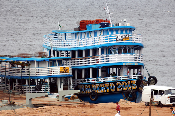 Traditionelle Amazonas Schiffe starten täglich von Manaus in die entlegensten Winkel des Bundesstaates Amazonas, Brasilien