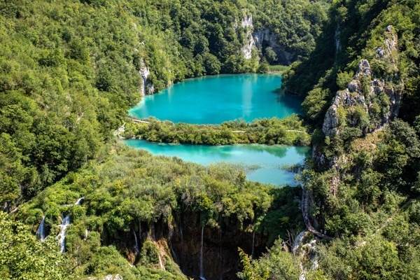 Blick auf die Plitvicer Seen in Kroatien