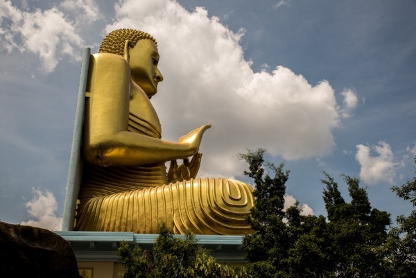 Goldene Buddha Statue in Dambulla, Sri Lanka