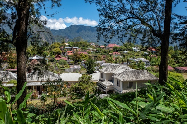 Blick auf das Dorf Hell-Bourg im Cirque Salazie auf La Reunion