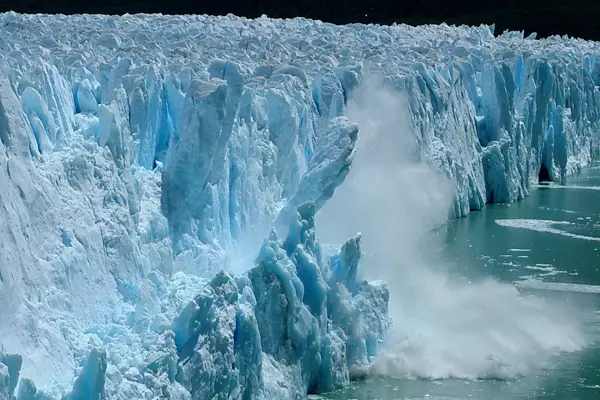 Der El Calafate ist nicht der größte, aber sicher der schönste und einzige Gletscher im Inlandeis, der wächst, Argentinien
