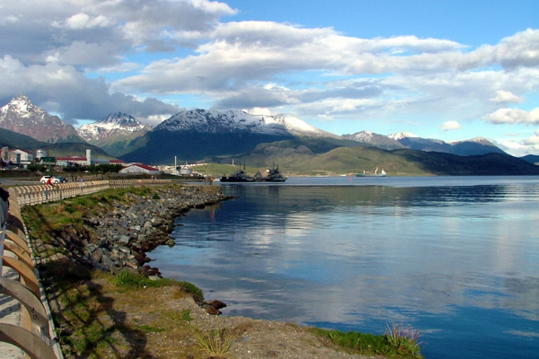 Der Name Ushuaia stammt aus der Sprache der früher dort lebenden Ureinwohner und bedeutet „Bucht, die nach Osten blickt“, Feuerland, Argentinien