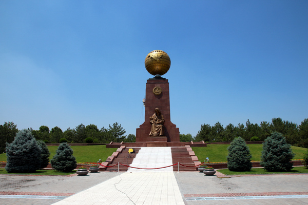 Unabhängigkeitsdenkmal in der Hauptstadt Taschkent, Usbekistan
